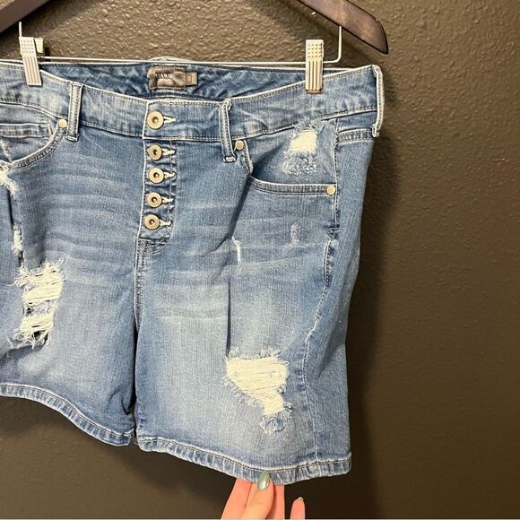 Torrid Distressed Button Front Denim Shorts - Picture 3 of 12